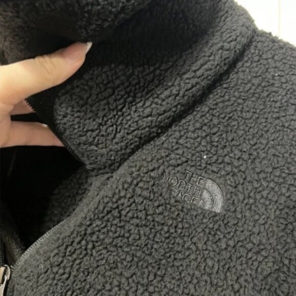 The North Face Sherpa Sweatshirt - Picture 2 of 4